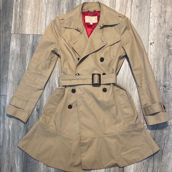 Banana Republic Jackets & Blazers - Banana Republic Vintage Classic Tan Trench Coat